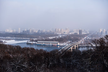 Kiew. Dnepr am Winter