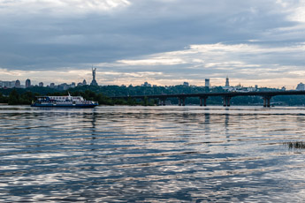 Kiew. Ausblick auf das rechte Ufer