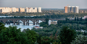 Kiew. Darnizkiu Brücke