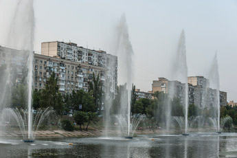 Киев. Фонтаны на Русановском канале