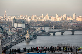 Kiew. Aussichtsplattform am Denkmal der Völkerfreundschaft