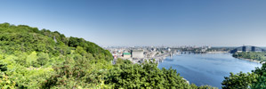 Kiew. Ausblick auf Wladimir Hügel, Dnepr und Podol