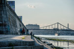 Киев. Променад вдоль набережной Днепра