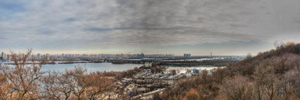 Киев. Вид с обрывистого холма Ботанического сада. Панорама