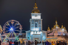 Kiew. Weihnachtsmarkt am Michaelplatz