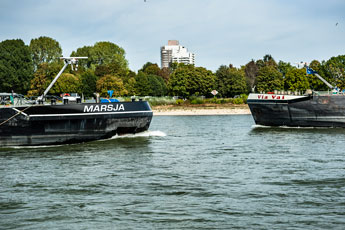 Schiffsverkehr im Kölner Rheingebiet