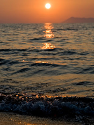 Agios Stefanos. Sonnenuntergang