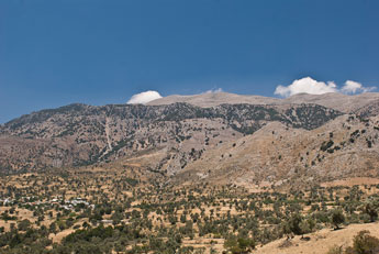 Bergige Landschaft. Unterwegs: Zaros - Rethymno