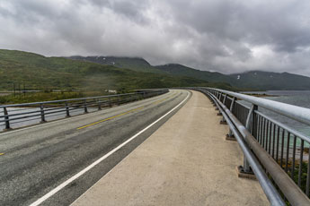 Innerfjorden. Мост