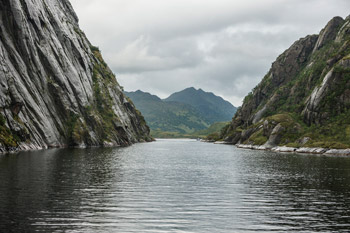 Пролив Рафтсундет. Trollfjord