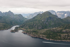 Insel Hinnøya. Berg Stortinden. Ulfågsundet