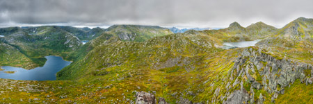 Lofoten. Insel Austvågøya. Svolvær Berge. Berg Tuva. Panorama
