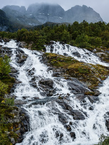 Lofoten. Moskenesøy. Wasserfall