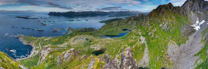 am Berg Sukkertoppen. Blick zum Bergsøyan