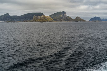Fähre: Moskenes-Bodø. Insel Værøy