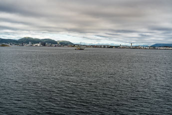 Fähre: Moskenes-Bodø. Blick zu Bodø