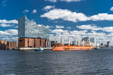 Hamburg. Schiffe. Ein Schiff
