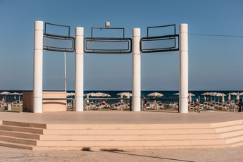 Larnaka. Eine Bühne