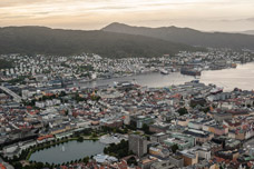 Bergen. Innenstadt. Smålungeren