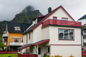 Lofoten Inseln. Svolvær. Familienhäuser