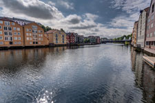 Trondheim. Häuser an der Nidelva
