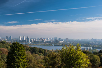 Kiew. Ausblick vom Botanischen Garten