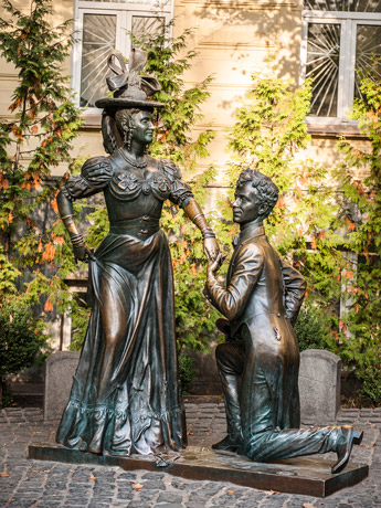 Kiew. Denkmal: die Jagd nach zwei Hasen