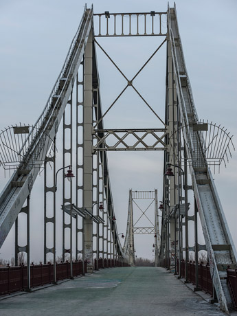 Kiew. Fußgänger-Brücke
