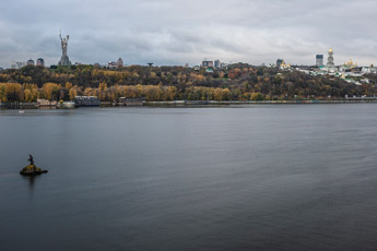 Kiew. Ausblick auf das rechte Ufer