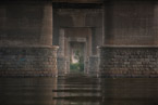 Kiew. Unter der Paton-Brücke