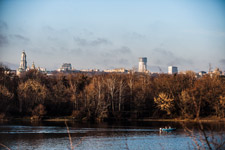 Kiew. Ein Ausblick vom Russanovka Ufer
