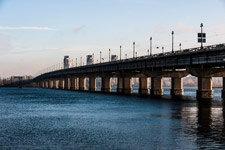 Kiew. Ausblick auf die Paton-Brücke