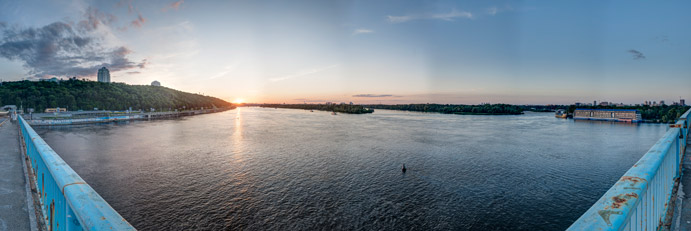 Kiew. Abend am Dnepr