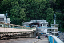 Kiew. Ausblick auf die Metrobrücke