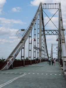 Kiew. Fußgänger-Brücke