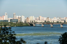Kiew. Grüner Dnepr