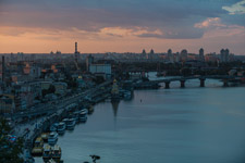 Kiew. Ausblick auf Dnepr und Podol