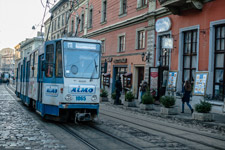 Lemberg. S-Bahn und gepflasterte Straßen