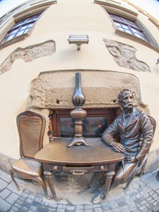 Lemberg. Denkmal für die Petroleumlampe Empfinder