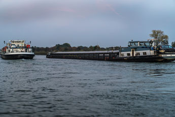 Garbsen. Mittellandkanal. Überholmanöver