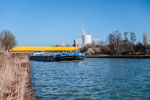 Garbsen. Mittellandkanal. Ein Tanker