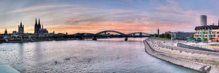 Köln nach einem Sonnenuntergang