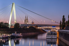 Köln. Im Deutzer Hafen