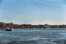 Schiffsverkehr im Kölner Rheingebiet