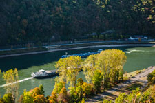 Rhein am Loreleyfelsen