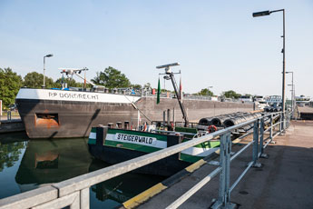 Schleuse Iffezheim