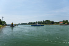 Am Rhein. Rheinfähre Plittersdorf–Seltz
