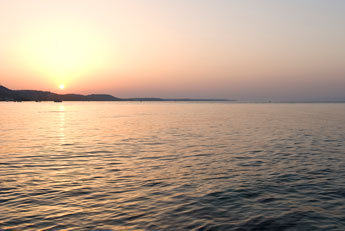 Halbinsel Kassandra. Ortschaft Polychrono. Sonnenuntergang