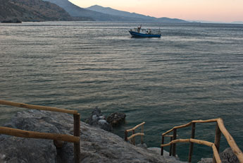 Bucht vor Felsenschlucht Kourtaliotiko