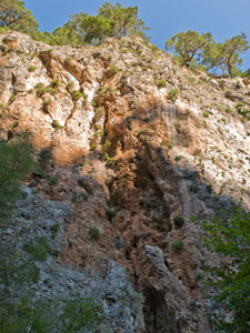 Schlucht Agia-Irini. Bergklippen